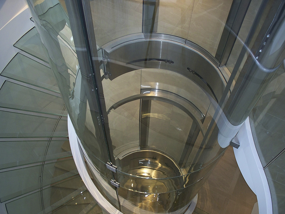 Giroux Templeton Curved Glass Elevator Shatf Cristacurva